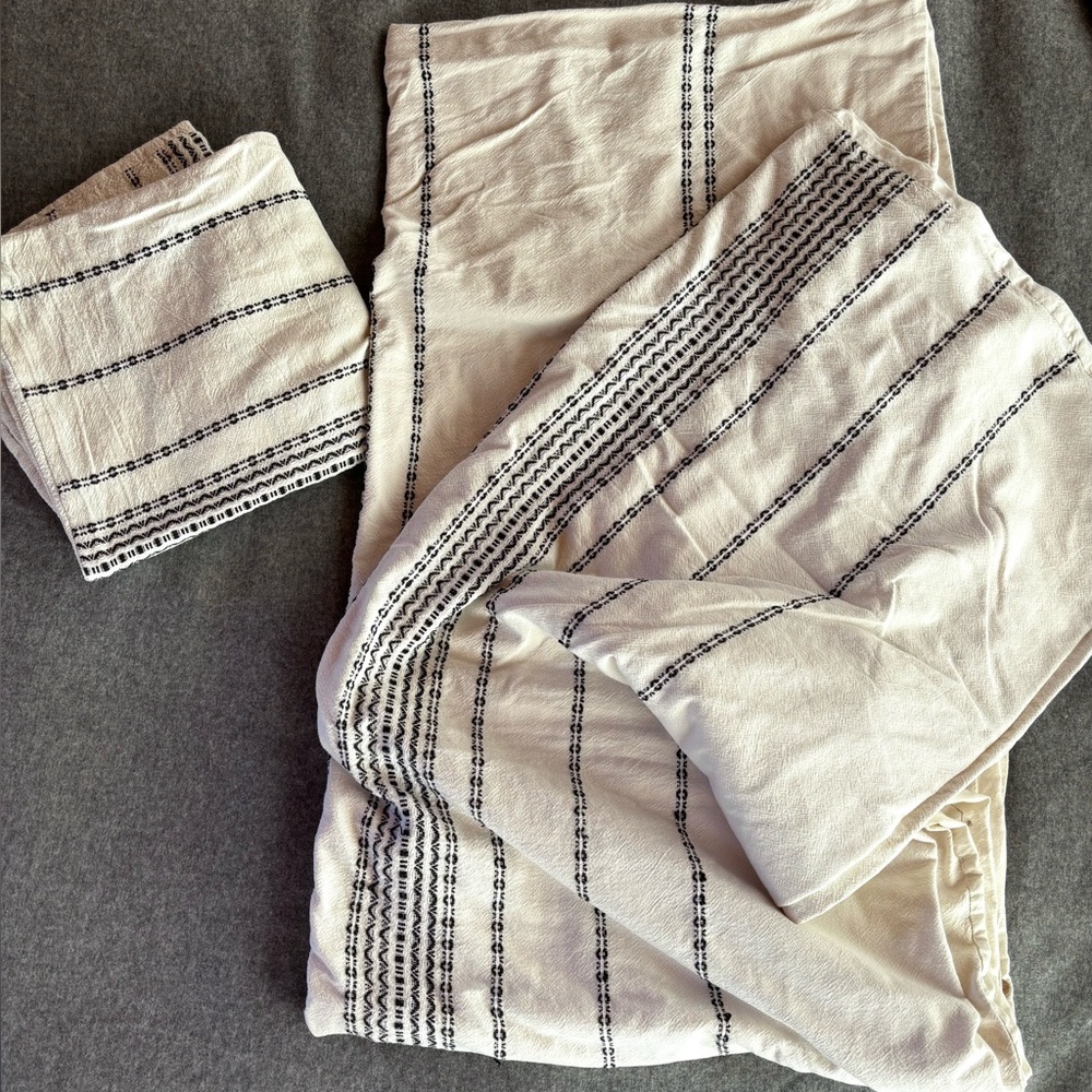 Coyuchi Embroidered Duvet and Shams - Picture 5 of 11